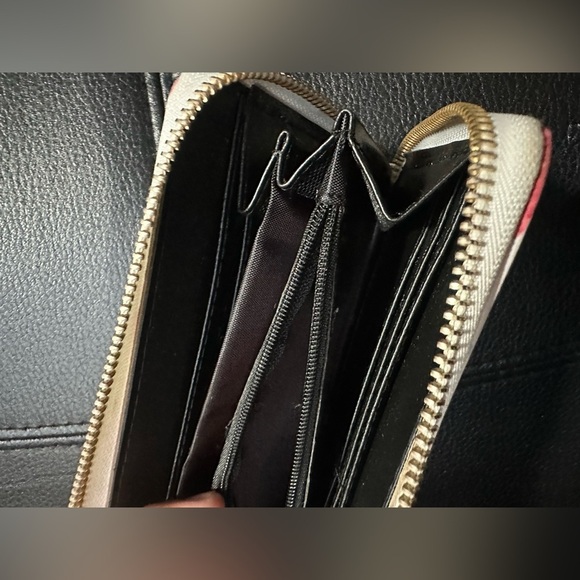 Puerto Rico White and Red Women's Wallet - Picture 4 of 4